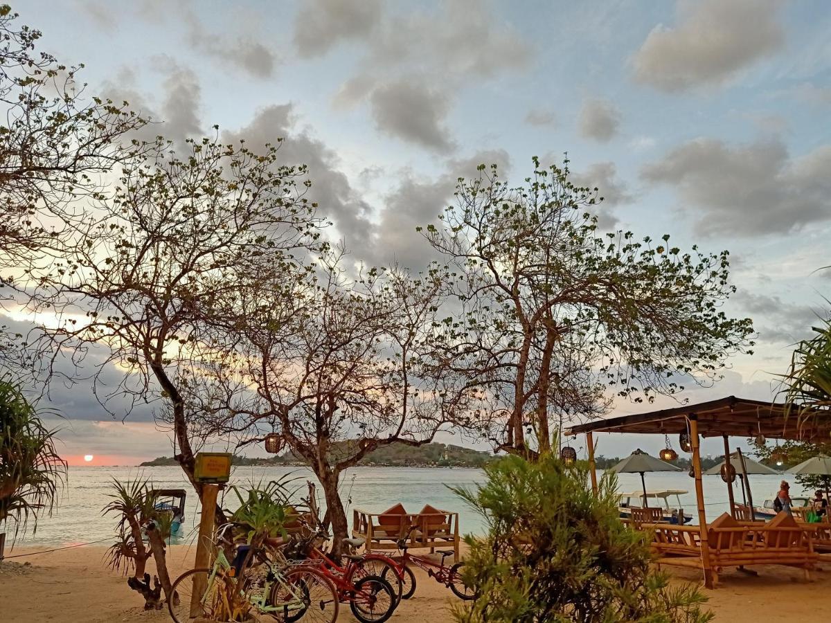 Two Brothers Bungalows Gili Meno Exterior photo